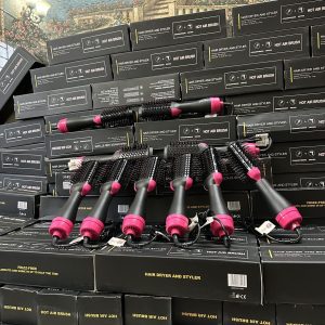 One Step Hair Dryer – Powerful 4-in-1 Hot Air Brush for Effortless Drying, Straightening, Curling & Volumizing - Image 3